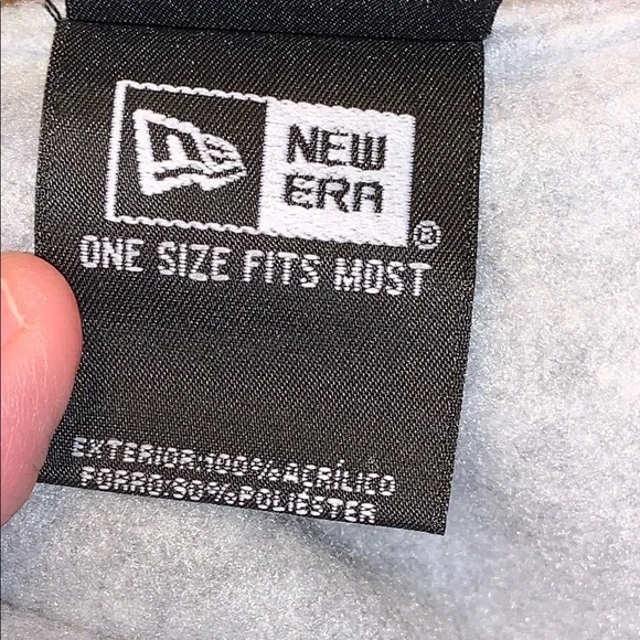 New Era Minnesota Vikings Knit Beanie with Pom and Logo - Picture 4 of 5